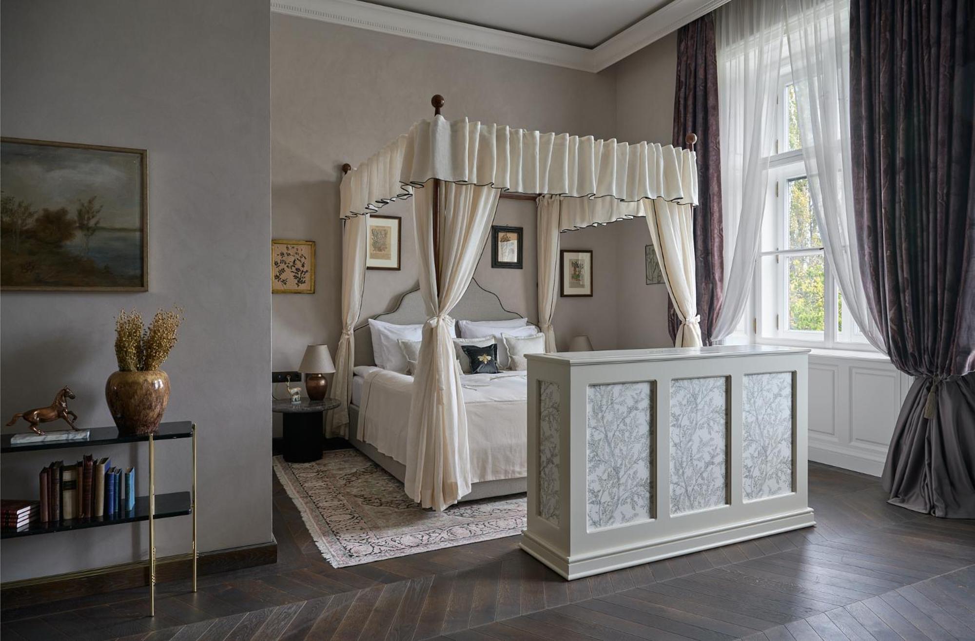 Botaniq Castle Of Tura - Small Luxury Hotels Of The World Ngoại thất bức ảnh